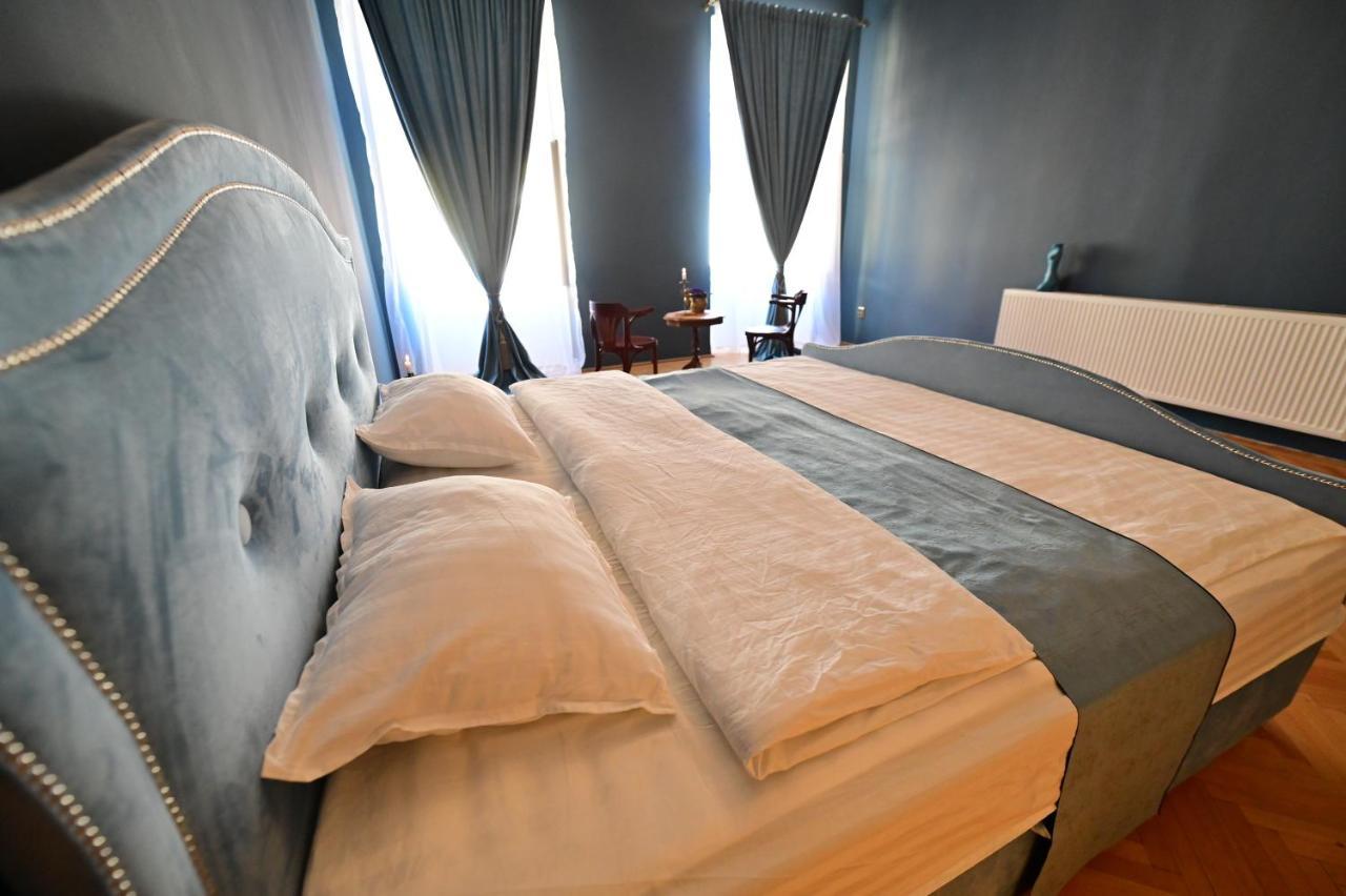 Lovely 2 Bedroom Apartment In Historic City Center Sibiu Exterior photo